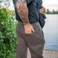 Pantaloni AVID Compound Joggers Brown, Marime XXL Pantaloni AVID Compound Joggers Brown, Marime XXL