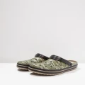 Papuci Crocs Crocband Graphic Clog Dark Camo Green marimea 41,42 M8W10 Papuci Crocs Crocband Graphic Clog Dark Camo Green marimea 41,42 M8W10
