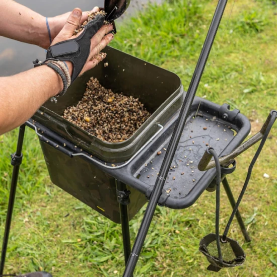Suport pentru Galeata Avid Carp Bait Station