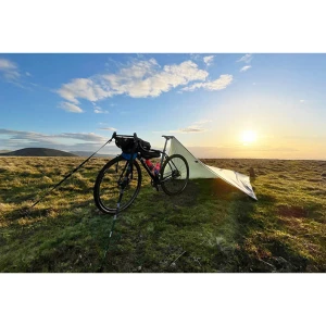 Tenda DD Hammocks Prelata SuperLight Bikepacker Tarp Olive Green, 3.7m x 2.3m Tenda DD Hammocks Prelata SuperLight Bikepacker Tarp Olive Green, 3.7m x 2.3m